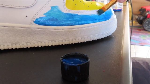 How to Customize Air Force 1's | Transforming Old Dirty Forces | GIVEAWAY смотреть онлайн