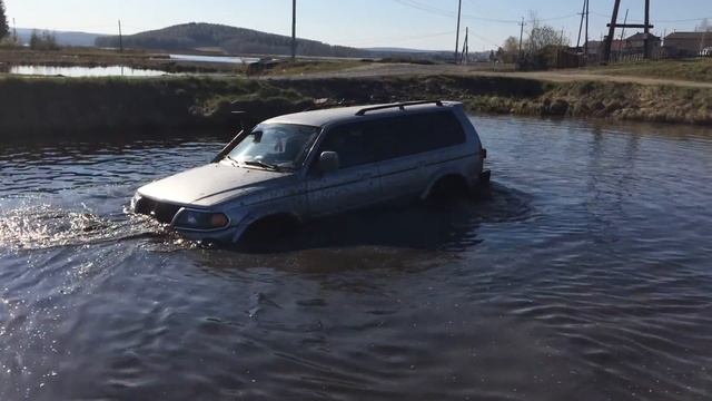 Водные процедуры или Montero Sport вброд... смотреть онлайн