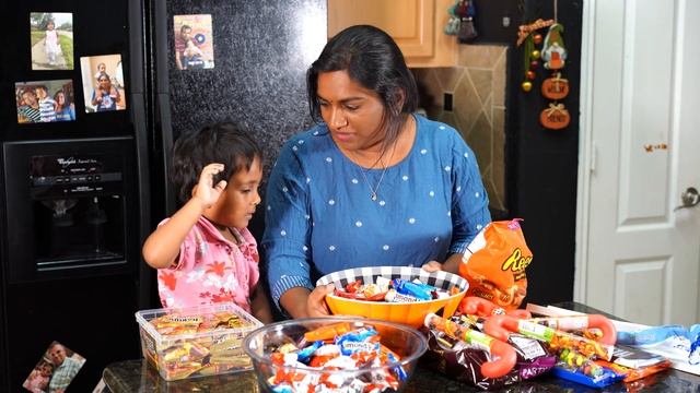 Halloween Vlog in Tamil | Trick or Treat | Carving Pumpkins | Halloween Decorations in Tamil смотреть онлайн