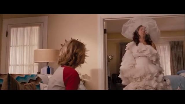 Bridesmaids - Lillian's Designer Wedding Dress смотреть онлайн