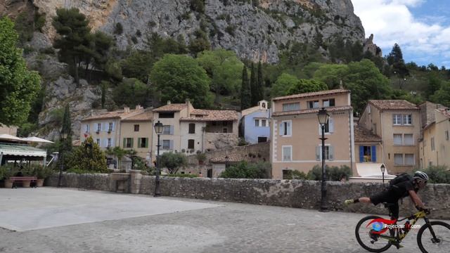 Exposition Sculptures Monumentales - Moustiers-Sainte-Marie смотреть онлайн