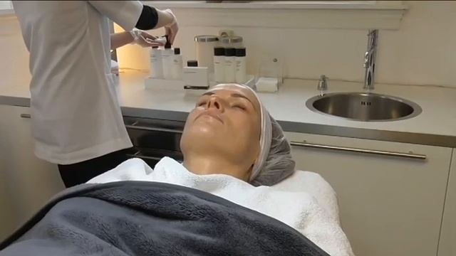PCA SKIN 6% PURE RETINOL PEEL