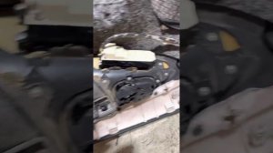 Камри 40, глючит водительская кнопка auto автостекла.замена на новый блок поможет