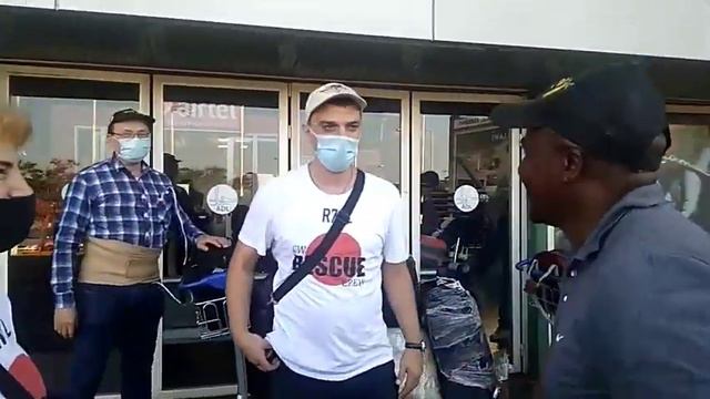 Экспедиция 7Q7RU. Встреча команды в аэропорту Лилонгве.
