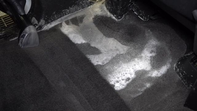 Deep Cleaning a DISASTER Work Truck! | The Detail Geek смотреть онлайн