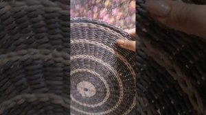 Букетница из бумажной лозы.