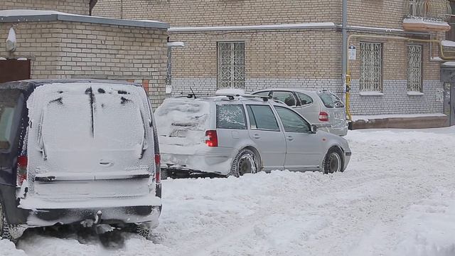 Сильный снегопад накрыл Гомель смотреть онлайн