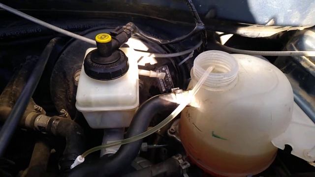 Dacia Logan выгоним воздух из системы охлаждения