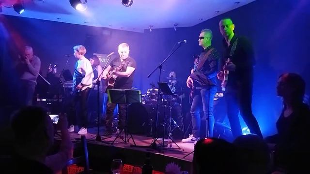 Черный рынок "Пока он любил" смотреть онлайн