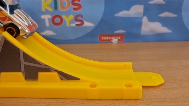 машинка на горке смотреть онлайн