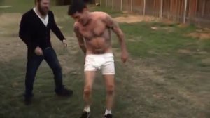 Jackass 3D- Прыжки после клизмы, на Русском , Jumping after the enema