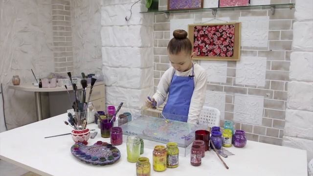 Вика рисует на воде (эбру) смотреть онлайн