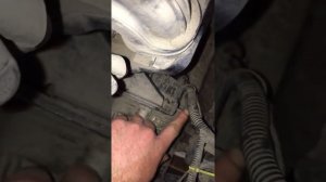 Приора замена опор двигателя 16 кланов , без кандера . приятного просмотра !!