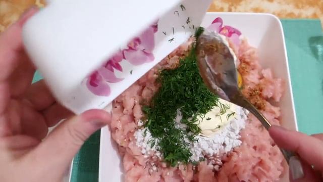 ОБАЛДЕННЫЕ РУБЛЕНЫЕ КОТЛЕТЫ ИЗ КУРИЦЫ. ВКУСНЯТЕНКА!!! смотреть онлайн