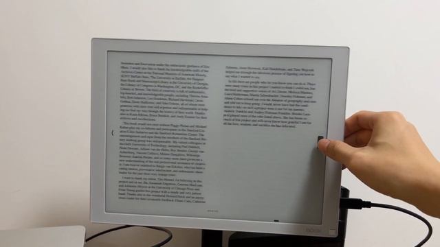 文石 Boox Mira 墨水屏显示器，读电子书触屏翻页效果（macOS，Books app） смотреть онлайн