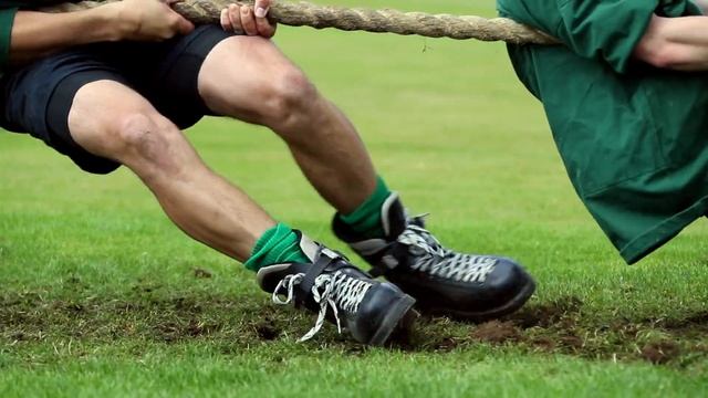 Commando Helicopter Force personnel participate in the highland games смотреть онлайн
