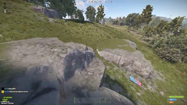 тут тип в сторону нашего дома бежит с каким то га...