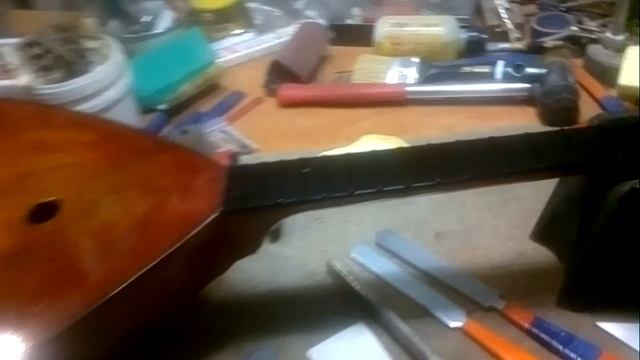 Собираем.играем! 6-ТИ струнная БАЛАЛАЙКА! (установка ладов.сборка) смотреть онлайн