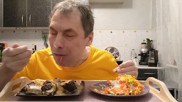 МУКБАНГ/ ГОРБУША ЗАПЕЧЕННАЯ С КАРТОШКОЙ / САЛАТ РЫБНЫЙ смотреть онлайн