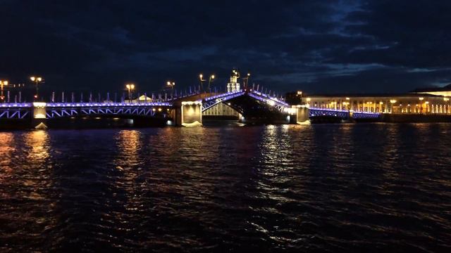 Сведение Дворцового моста. смотреть онлайн