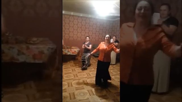 Красивые цыгане,под красивую музыку,красиво танцуют! смотреть онлайн