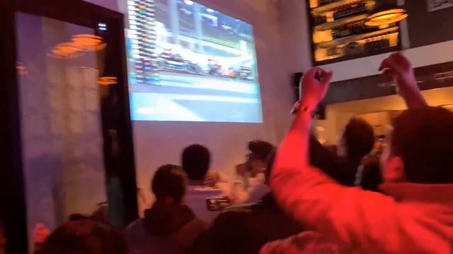 [EXTENDED VERSION] How worldwide Verstappen fans reacted during the GP Abu Dhabi 2021 смотреть онлайн