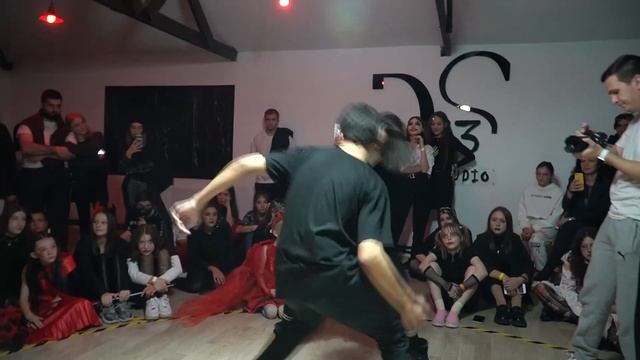 Dance Studio 13 Helloween смотреть онлайн