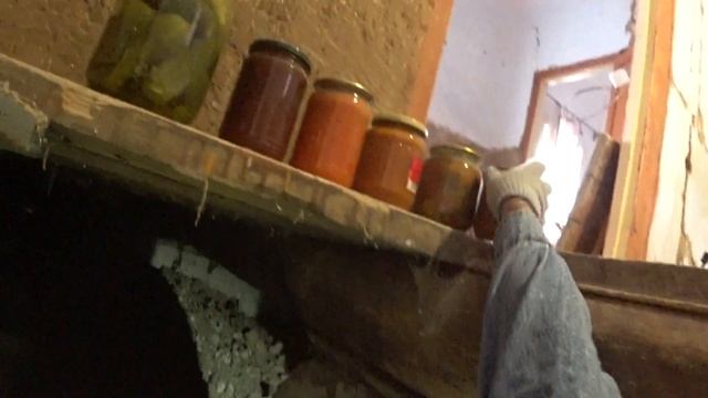 ВОДА ПОД ДАВЛЕНИЕМ ТЕПЕРЬ В ДОМЕ! ЛЕЗУ ПОД ДОМ! СИСТЕМА ВОДОСНАБЖЕНИЯ ДОМА В ДЕРЕВНЕ! смотреть онлайн