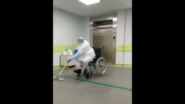 Медики горбольницы № 4 поднимают всем настроение смотреть онлайн