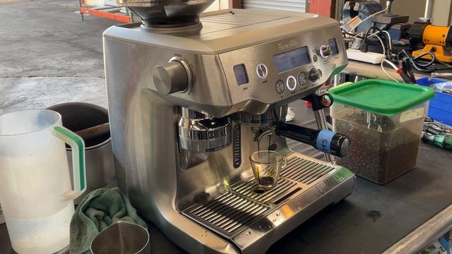 Making a growling noise and erratic behavior - Breville Oracle - 5355 test смотреть онлайн