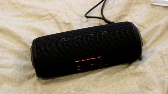 Évaluation du haut-parleur Flip 6 de JBL смотреть онлайн