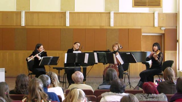 W.A. Mozart Flute Quartet in D Major, KV 285 смотреть онлайн