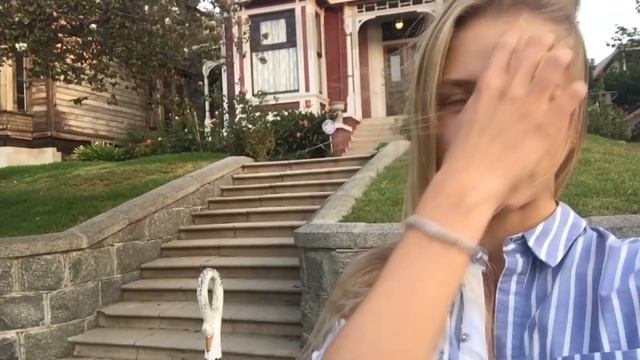 Зашла в Дом ЗАЧАРОВАННЫХ! Charmed... смотреть онлайн