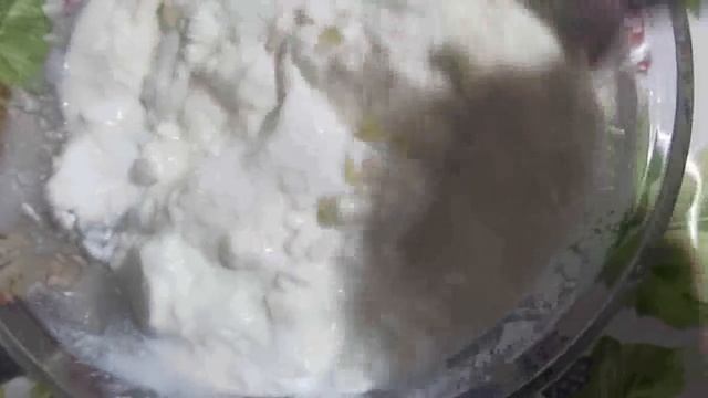 Салат из кабачка, морковки с йогуртом и чесноком.