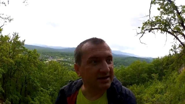 Заброшенная пещера - штольня ,на восточном склоне Медведь -горы и прогулка вдоль реки Иль.