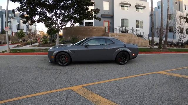 BARGAIN MICKEY THOMPSON HELLCAT SET UP!! BEST WHEELS AND TIRE SETUP FOR STOCK HELLCAT!! смотреть онлайн