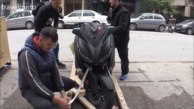 unboxing the new YAMAHA X-MAX 400 iron max scooter смотреть онлайн