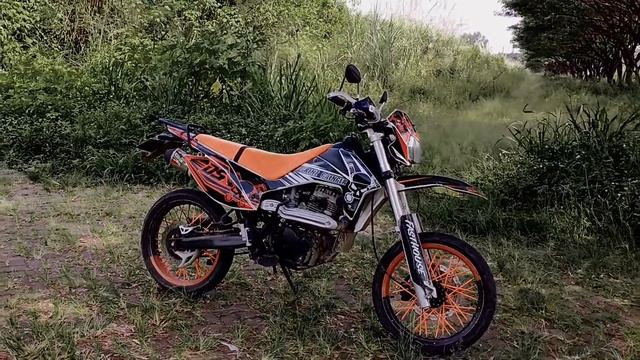 REVIEW DAN TEST RIDE VIAR CROSS X 150 SUPERMOTO ( SUPERMOTO BUDGET PELAJAR ) смотреть онлайн
