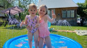 Ульяна и Варвара Купаются в Бассейне и в Фонтане