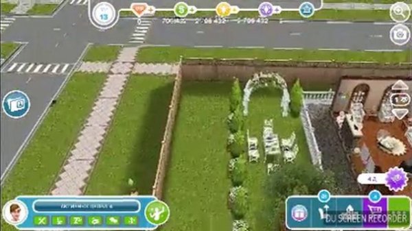 Играю Sims FreePlay