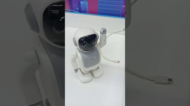 РОБОТ ТАНЦУЕТ И ПОЕТ ПЕСНИ МИХАИЛА БОЯРСКОГО смотреть онлайн