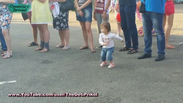 Брейк Данс В Городском Парке! Приколы с Детьми! Funny Kids! смотреть онлайн