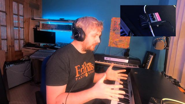 SUPER Delay on a Fender Rhodes!! Rocktek Delay FX Pedal смотреть онлайн