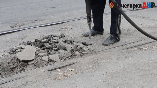 Горловка. Ремонт дорожного покрытия по ул. Гагарина. смотреть онлайн