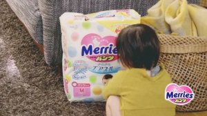 Учись и играй в подгузниках Merries
