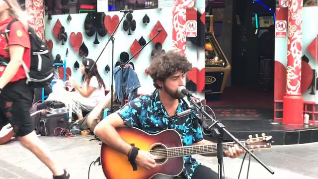 Pink Floyd, Wish you were here (cover) - busking in the streets of London, UK смотреть онлайн