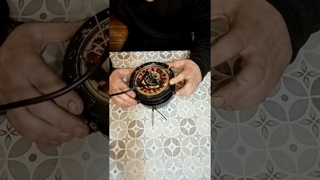 Ветряк своими руками из мотор колеса ч1 смотреть онлайн