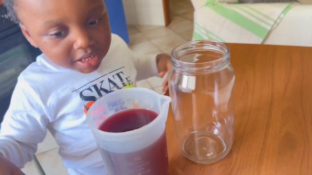 Cute baby boy prepare a Juice - Orange and Hibiscus Juice! Funny baby videos Video for baby #baby смотреть онлайн