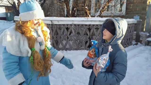 Подарок от Деда Мороза ребятишкам Барлука смотреть онлайн