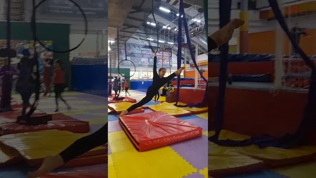 Подготовка к ченпионату небо спорт#небо спорт#оператор вика#гимнастика#чемпионат#спорт#YouTube#shor смотреть онлайн